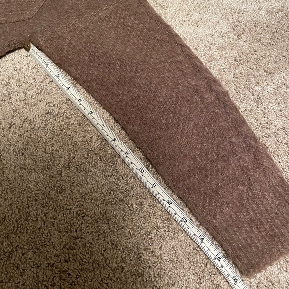 Cropped cable sweater - Picture 4 of 8